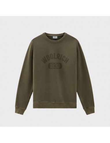 Woolrich Garment Dyed Logo Crewneck Lake Olive prix pour 